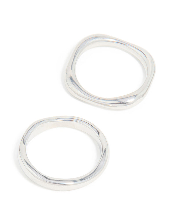 Designed with waterproof stainless steel organic rings 3-pack in statement silver close up view