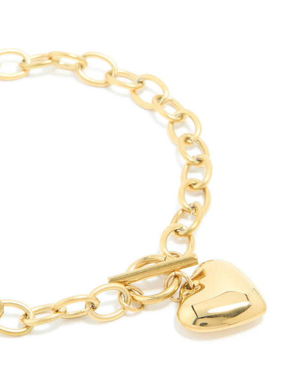 Designed with waterproof gold plated stainless steel chunky heart charm bracelet close up view