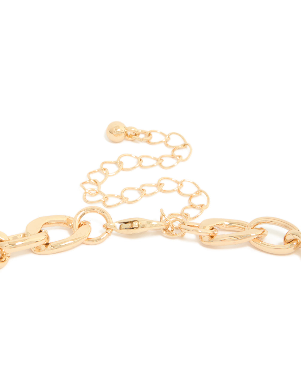 Elegantly designed gold red resin pendant chain Y-necklace with statement style clasp detail view