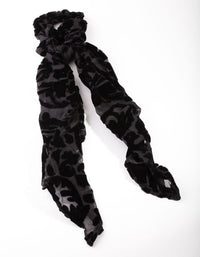 Black Velvet Scarf Scrunchie - link has visual effect only
