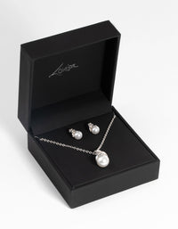 Silver Pearl Necklace & Earring Set - link has visual effect only