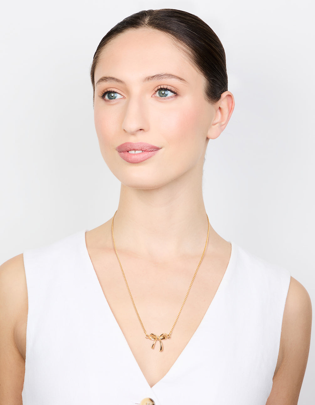 Gold Plain Bow Necklace