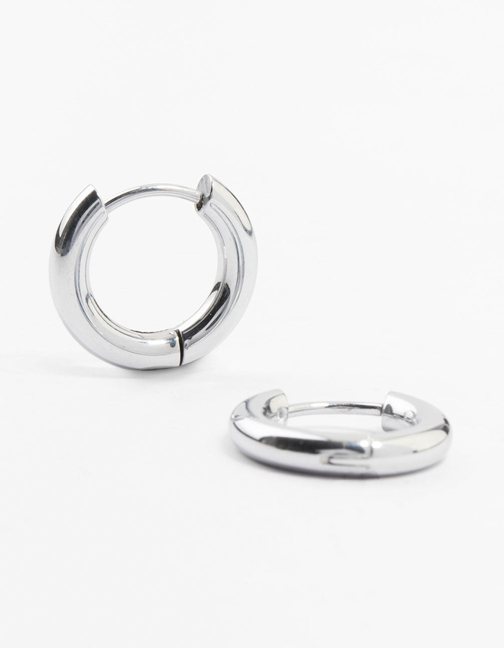 Showcasing waterproof stainless steel clicker hoop earrings 16 MM in silver front view