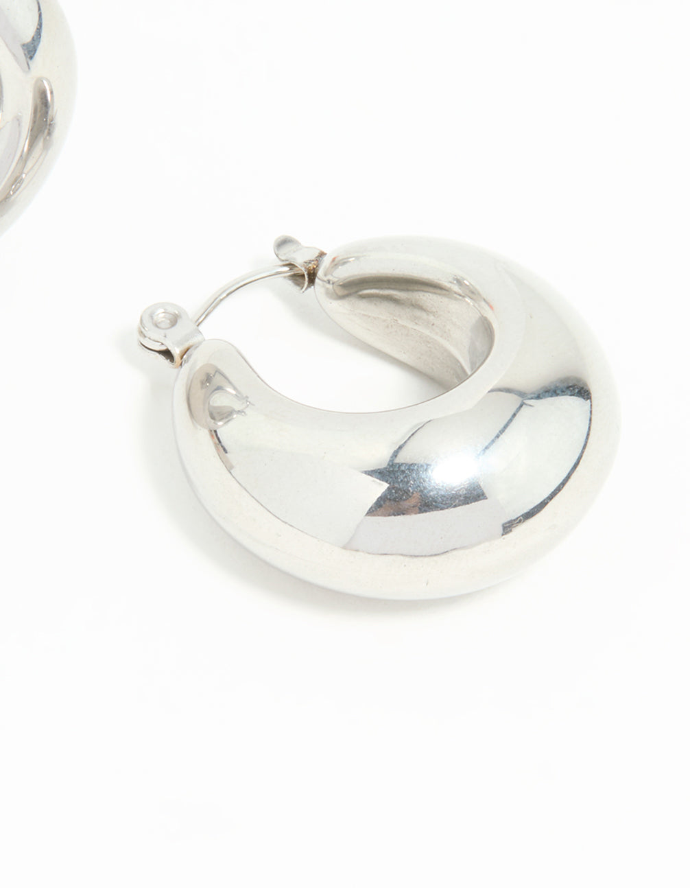 Highlighting waterproof stainless steel full bubble hoop earrings in silver post detail view