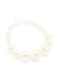 Silver Pearl Necklace - link has visual effect only