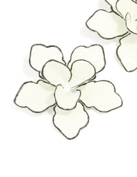 Black & White Five Petal Flower Stud Earrings - link has visual effect only