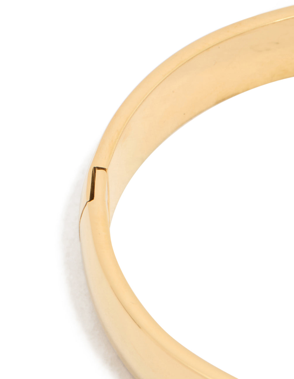 Designed with a waterproof rose gold plated stainless steel finish, this smooth hinged bangle showcases the secure clasp closure detail view